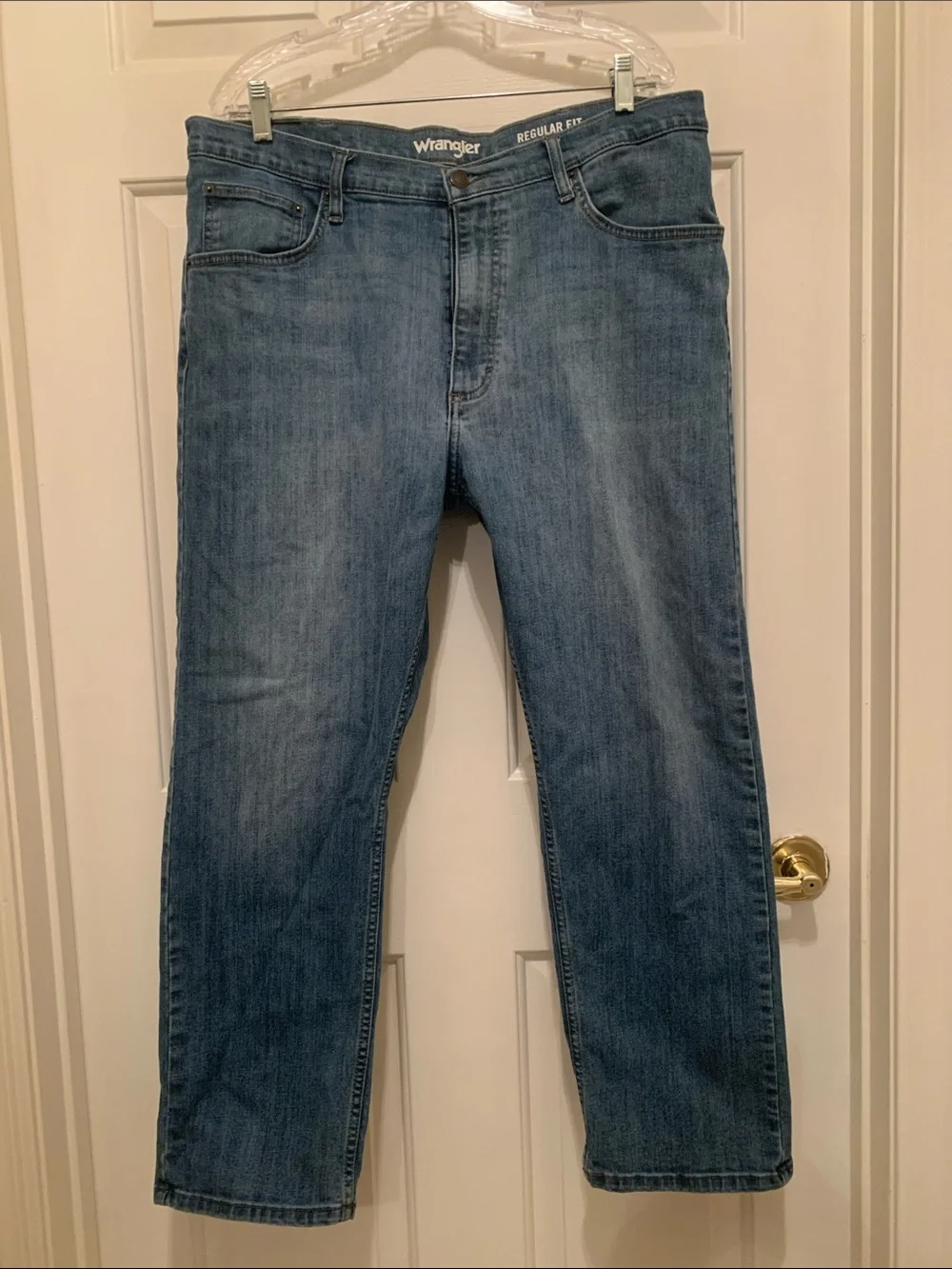 Wrangler Relaxed Fit Jeans in Medium Blue Wash